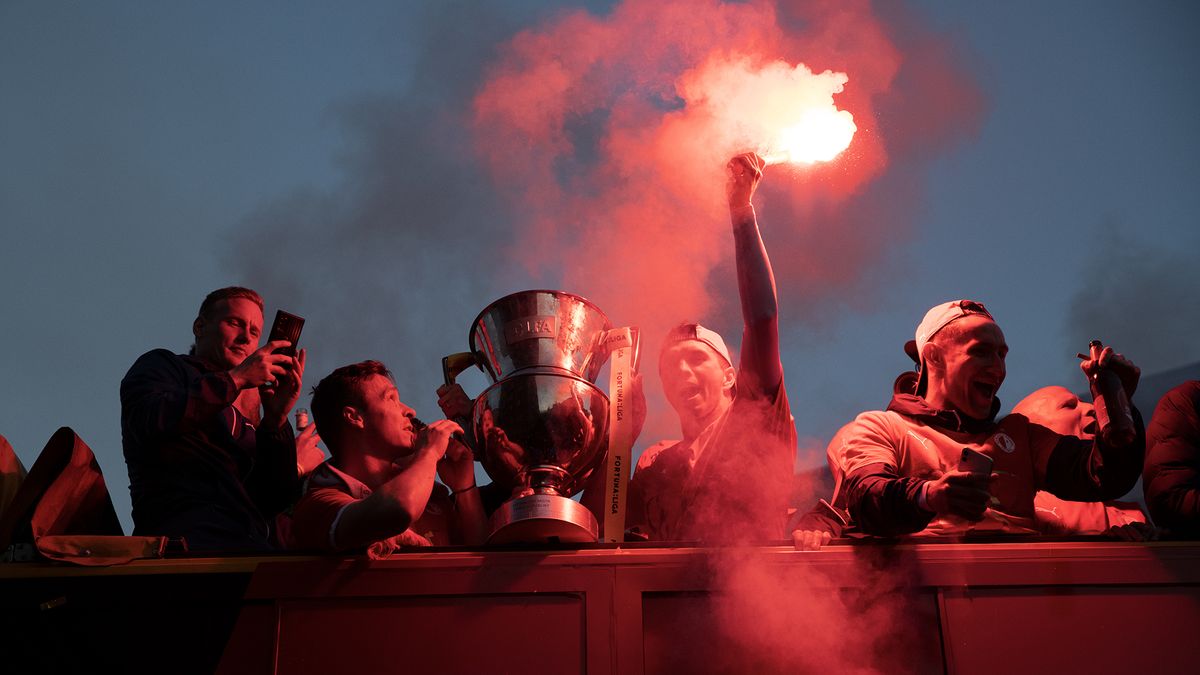 „Šampioni, šampioni!“ fanoušci SK Slavia oslavili titul ve velkém